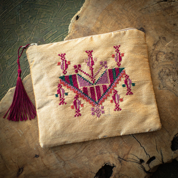 Traditional Gaza Pouch on Saya | Palestinian Tatreez Pouch